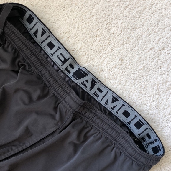 Brown University Men’s 2 XL Under Armour Shorts - Picture 9 of 16